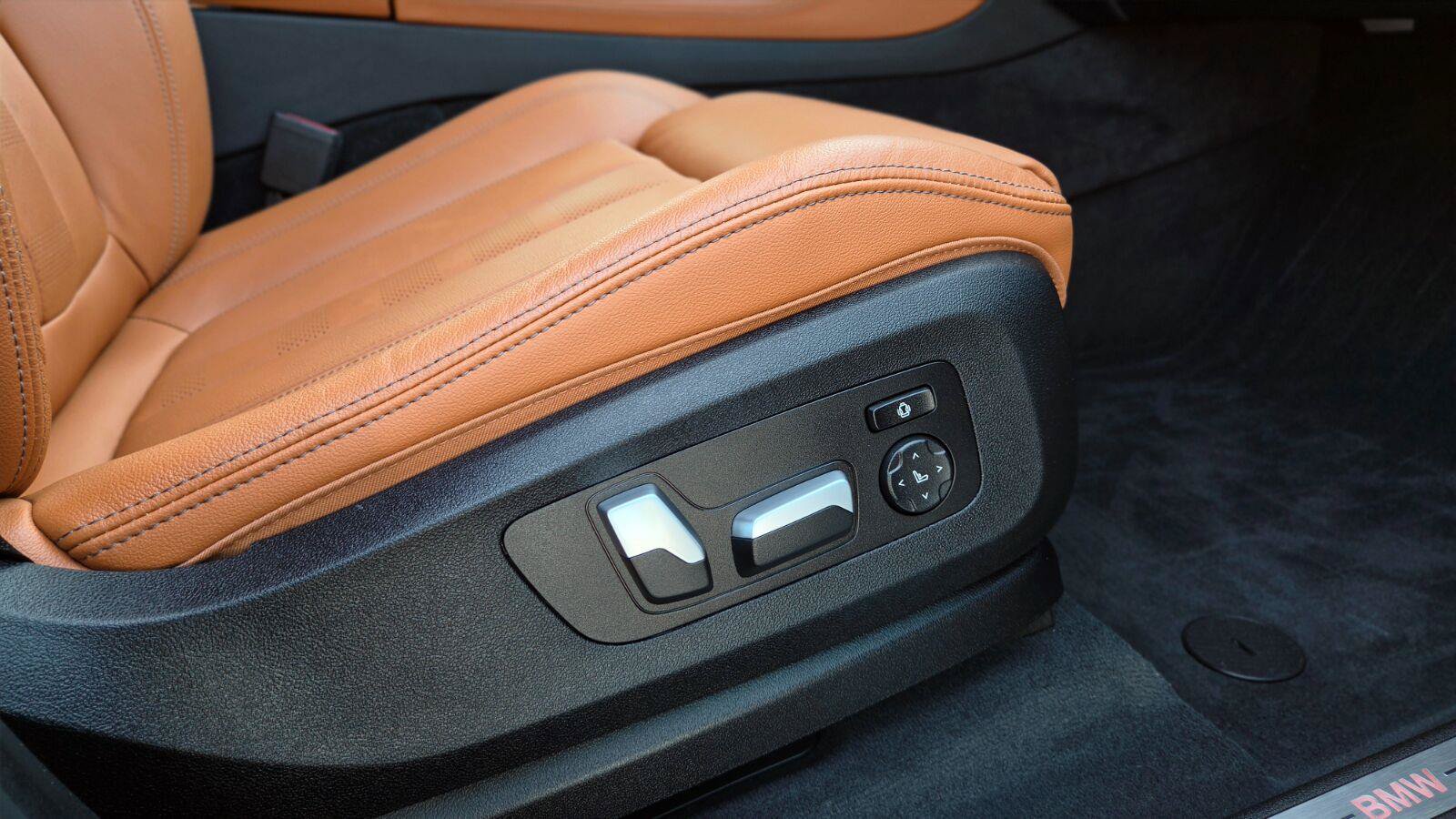 Used 2022 BMW X5 xDrive40i w/ Premium Package AWD/4WD image 47