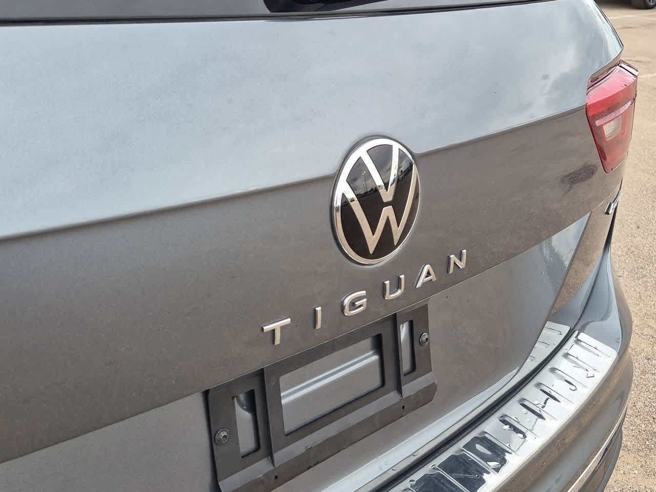 Used 2024 Volkswagen Tiguan SE AWD/4WD image 12