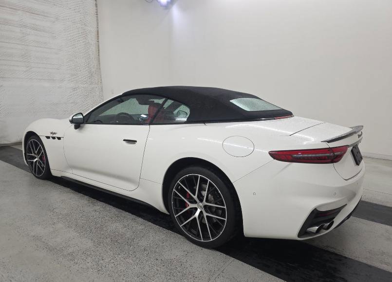 Used 2024 Maserati GranCabrio Trofeo image 4