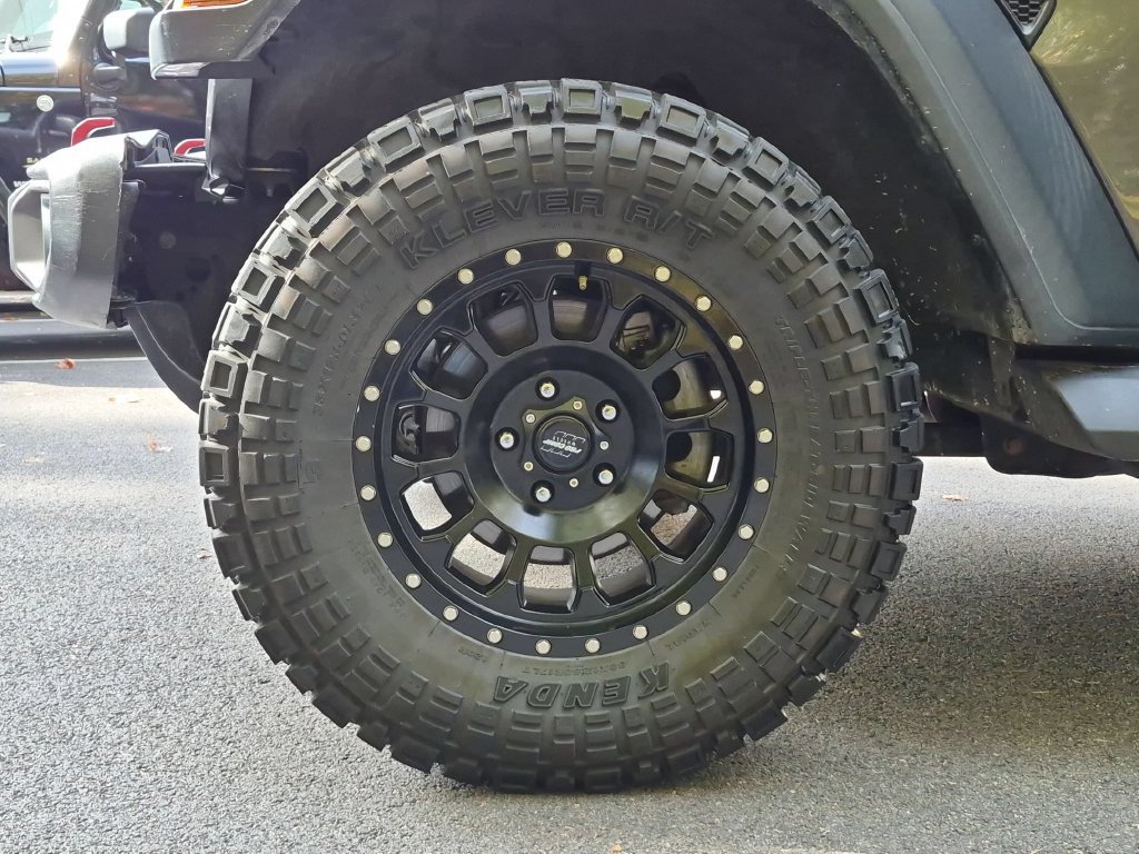 Used 2019 Jeep Wrangler Sport AWD/4WD image 24