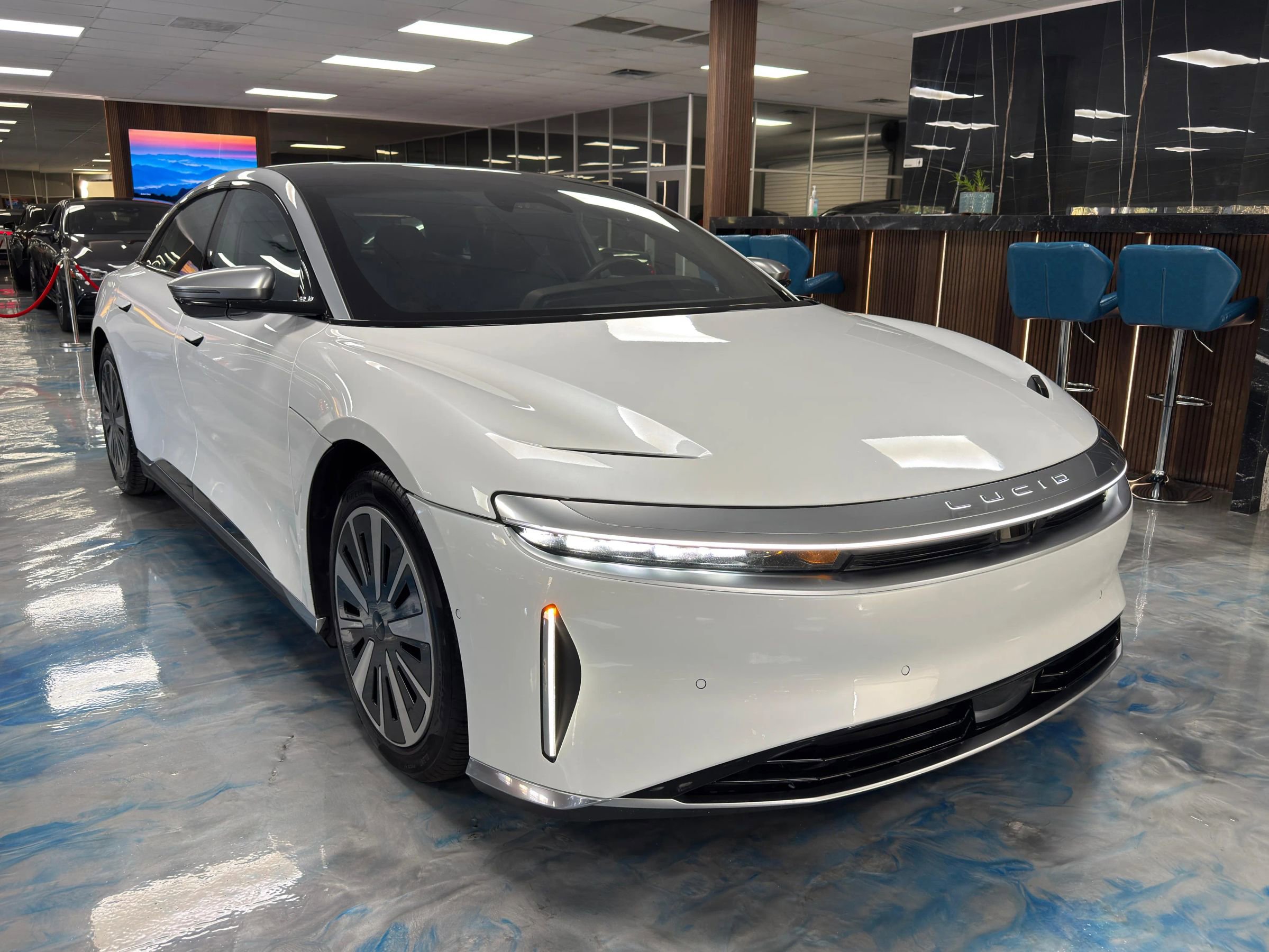 Used 2022 Lucid Air Grand Touring image 1