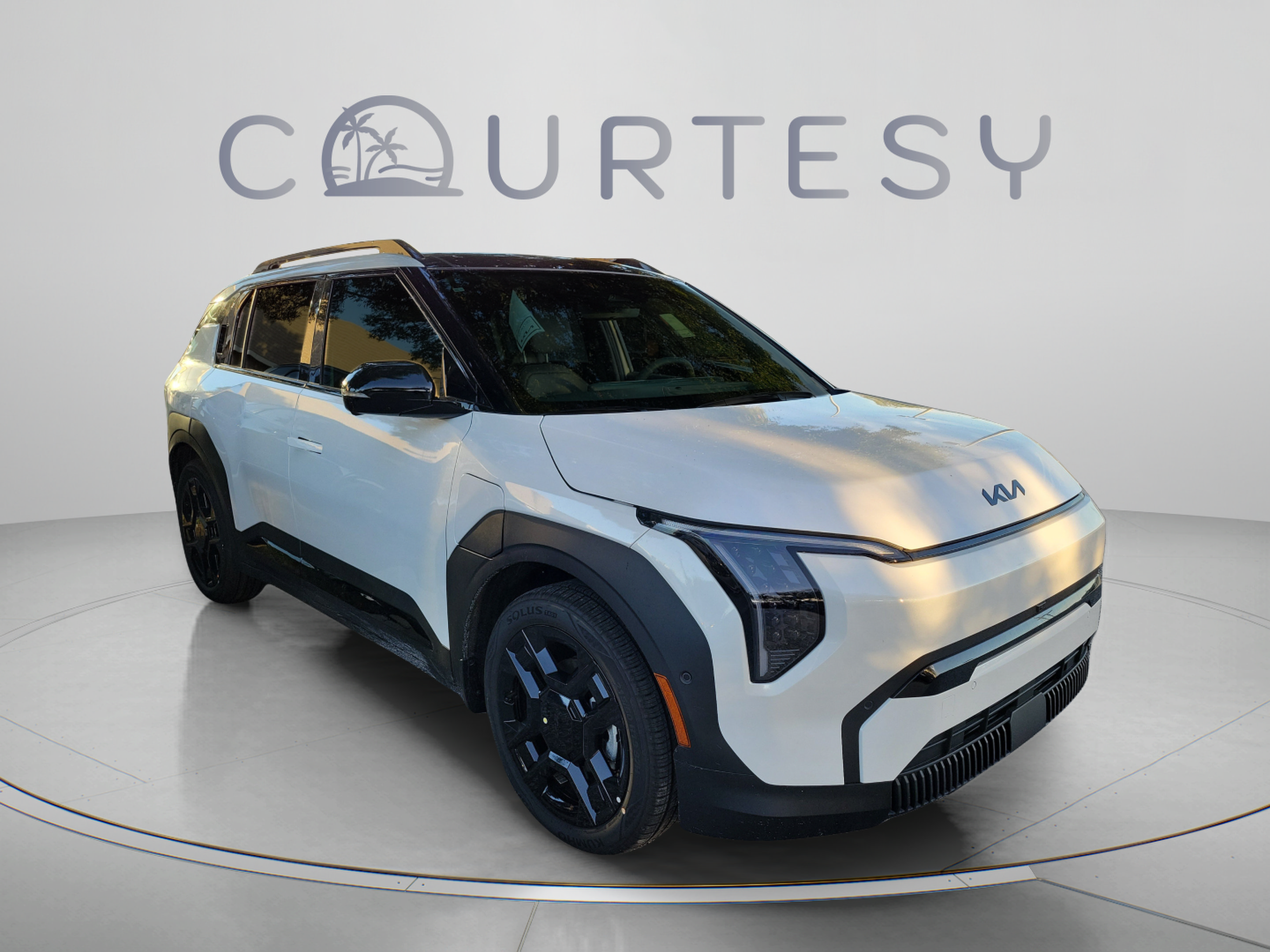 New 2027 Kia EV3 Land FWD image 4