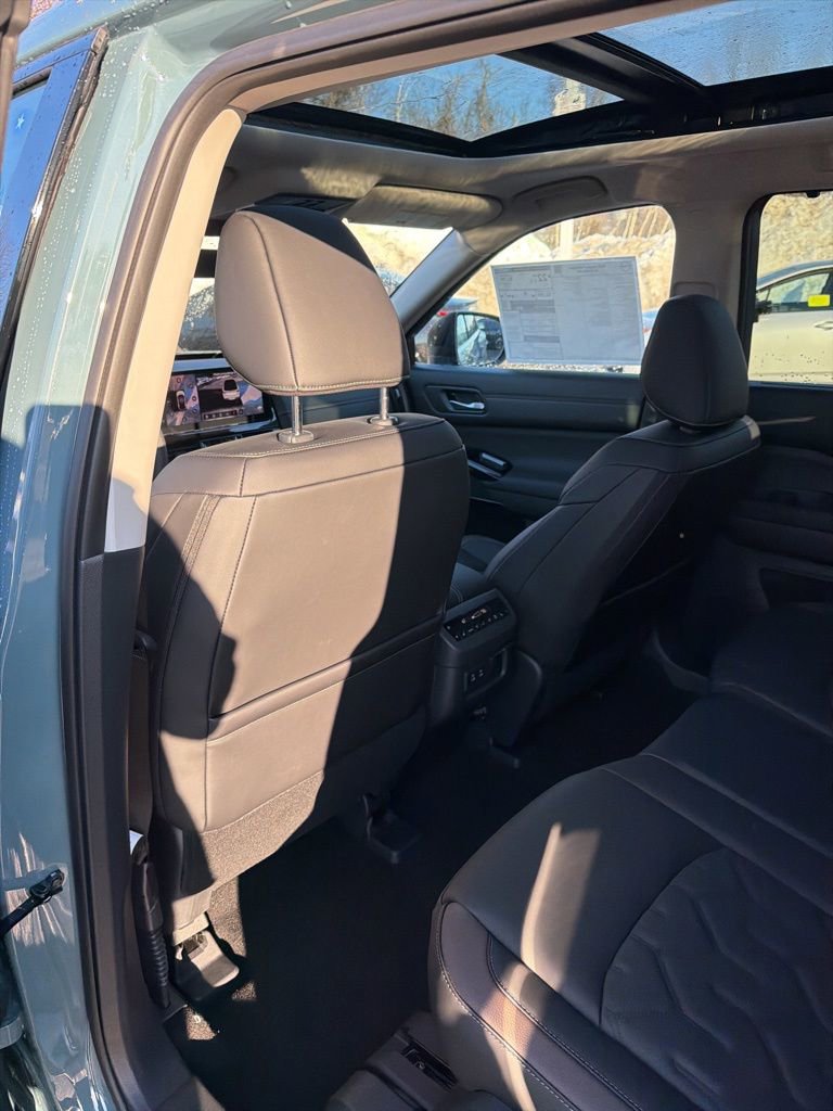 New 2026 Nissan Pathfinder Platinum w/ Cargo Package image 25