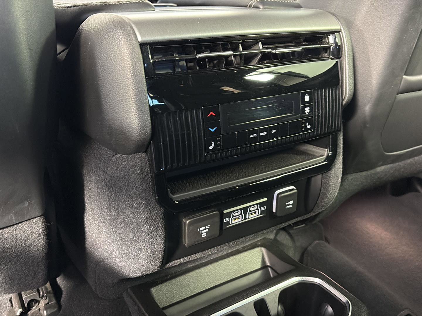 Used 2023 Jeep Wagoneer Series II image 19