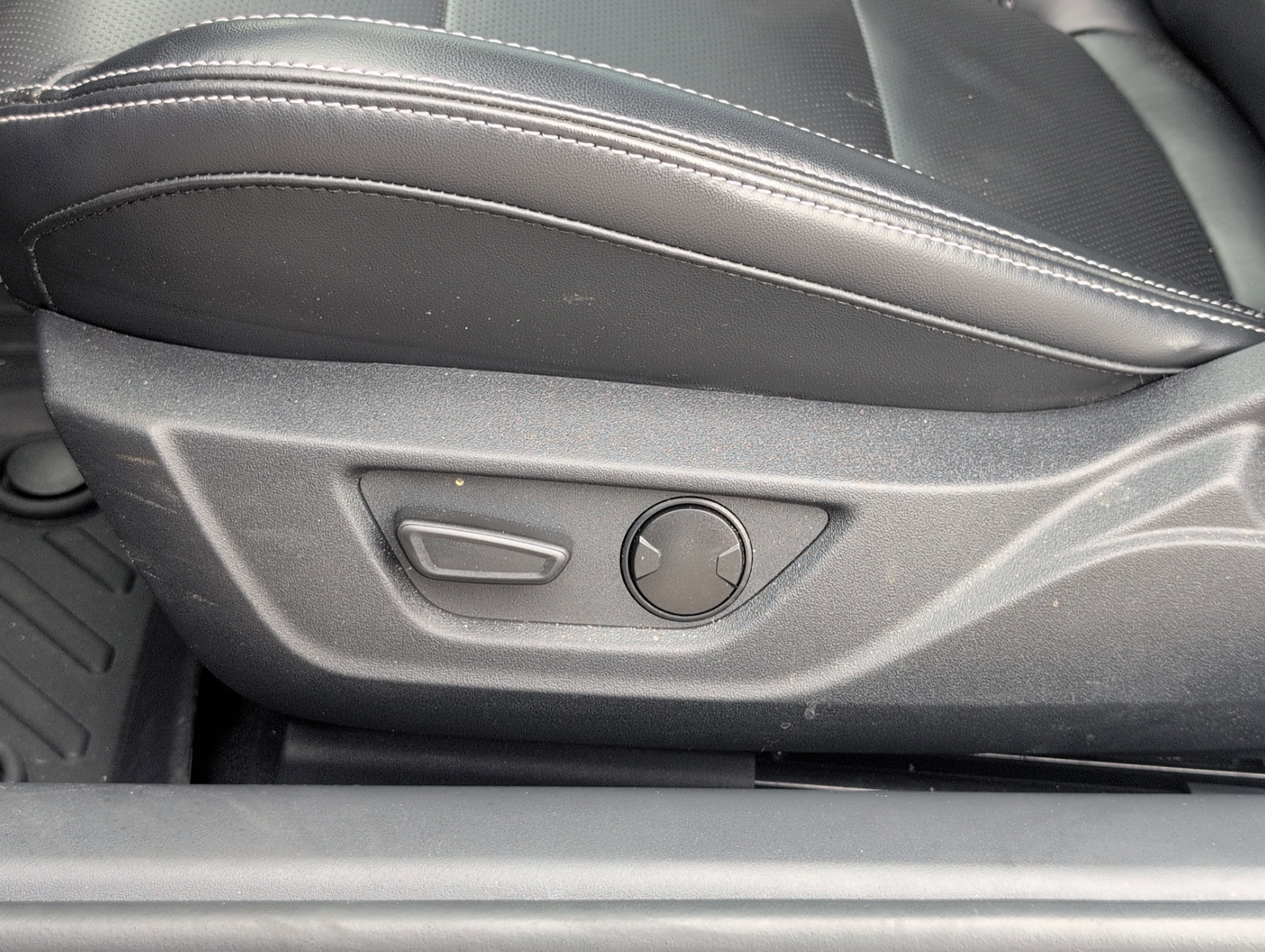 Used 2024 Ford Mustang GT Premium RWD image 14