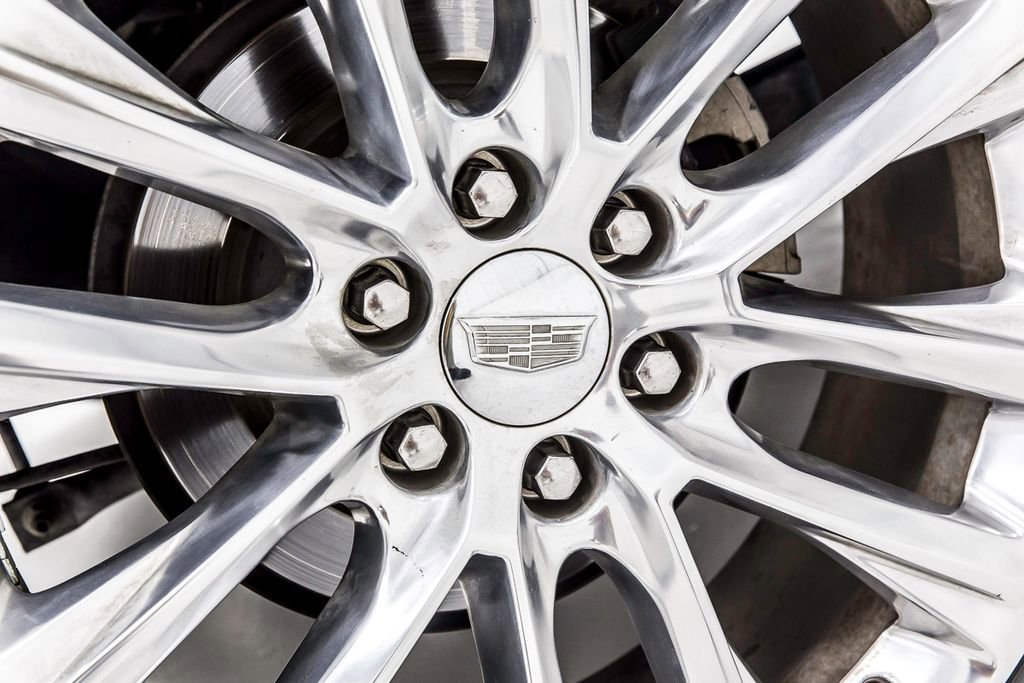 Used 2020 Cadillac Escalade Premium Luxury image 41