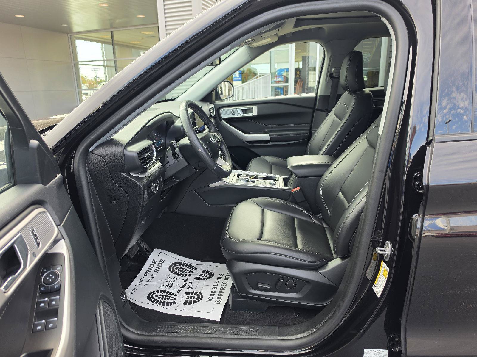 Used 2024 Ford Explorer XLT w/ Equipment Group 202A AWD/4WD image 10