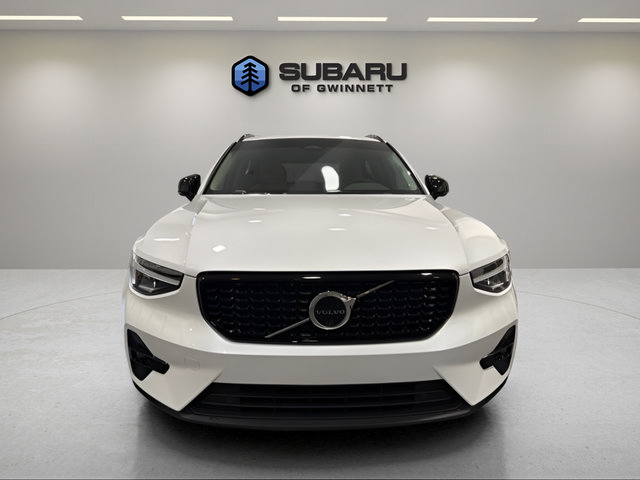 Used 2023 Volvo XC40 B5 Plus w/ Protection Package Premier AWD/4WD image 8