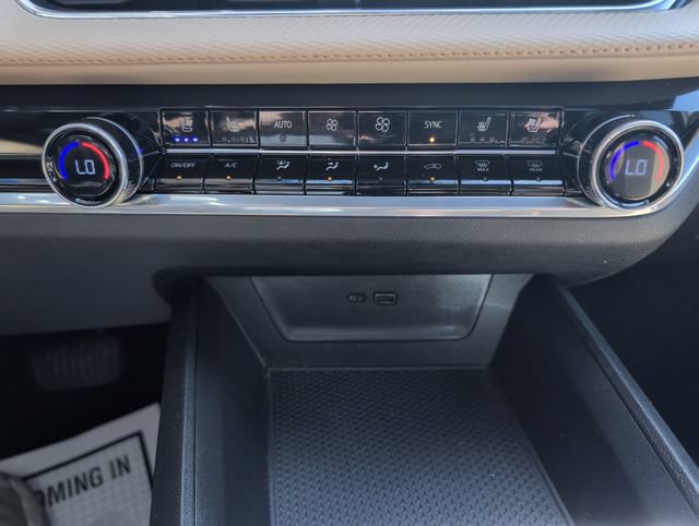 Used 2025 Chevrolet Equinox ACTIV w/ Safety and Technology Package FWD image 20