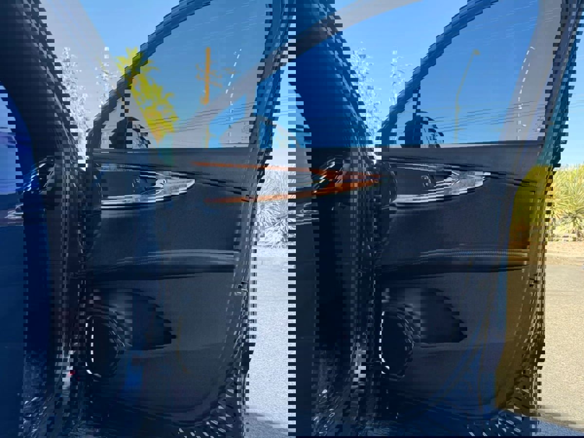 Used 2017 Lincoln MKX Reserve image 34