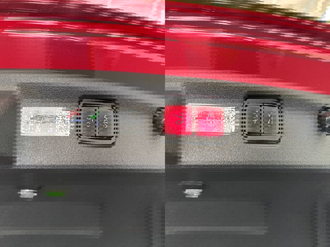 Used 2025 Mercedes-Benz C 300 Sedan image 11