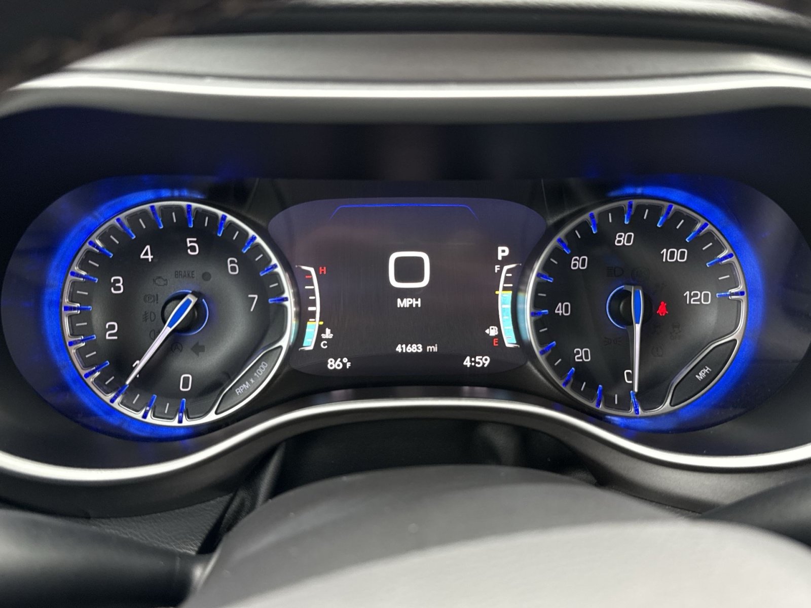 Used 2024 Chrysler Pacifica Touring-L FWD image 17