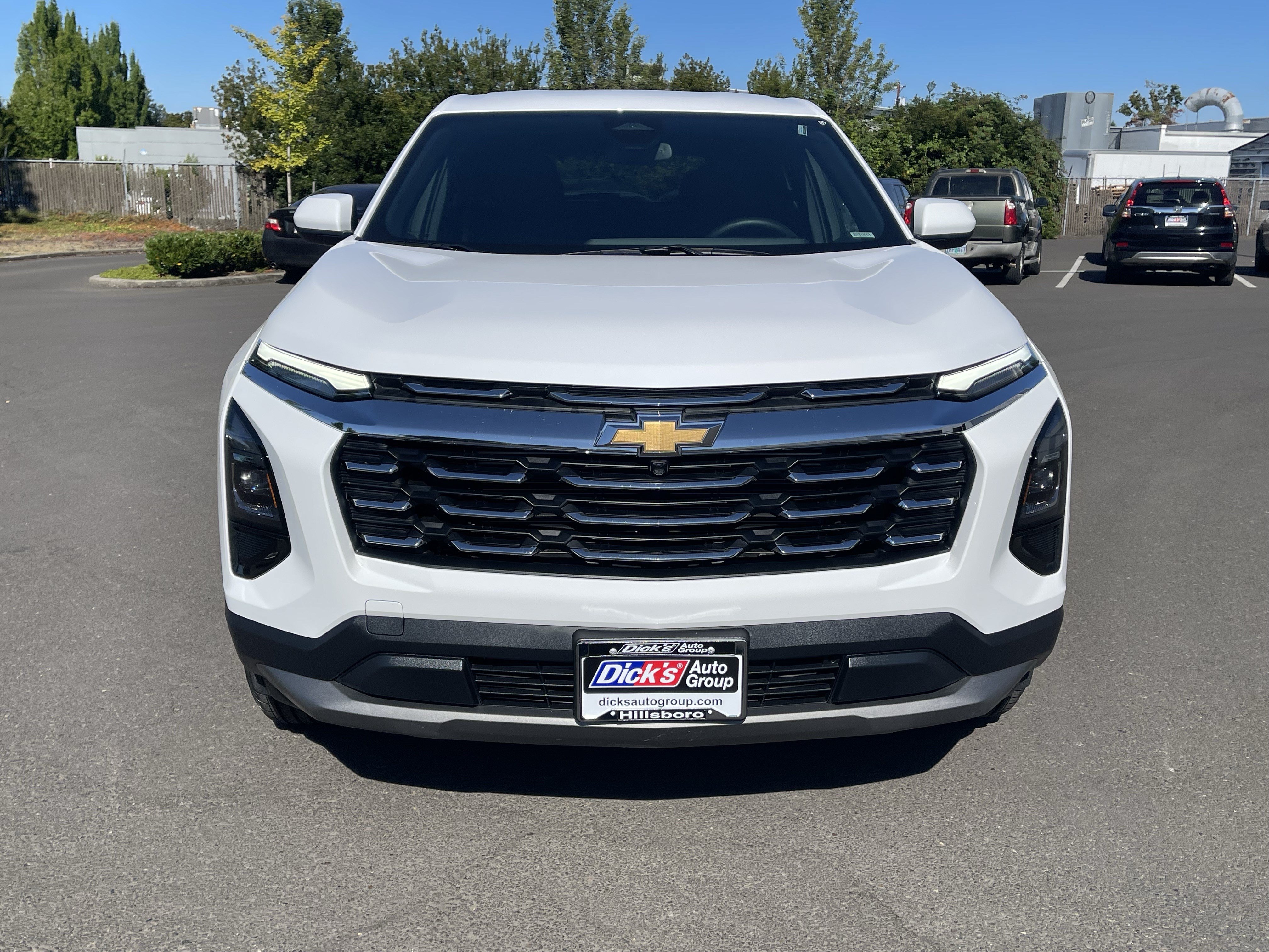Used 2026 Chevrolet Equinox LT AWD/4WD image 8