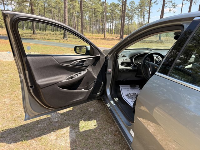 Used 2024 Chevrolet Malibu LT w/ Sport Edition image 11