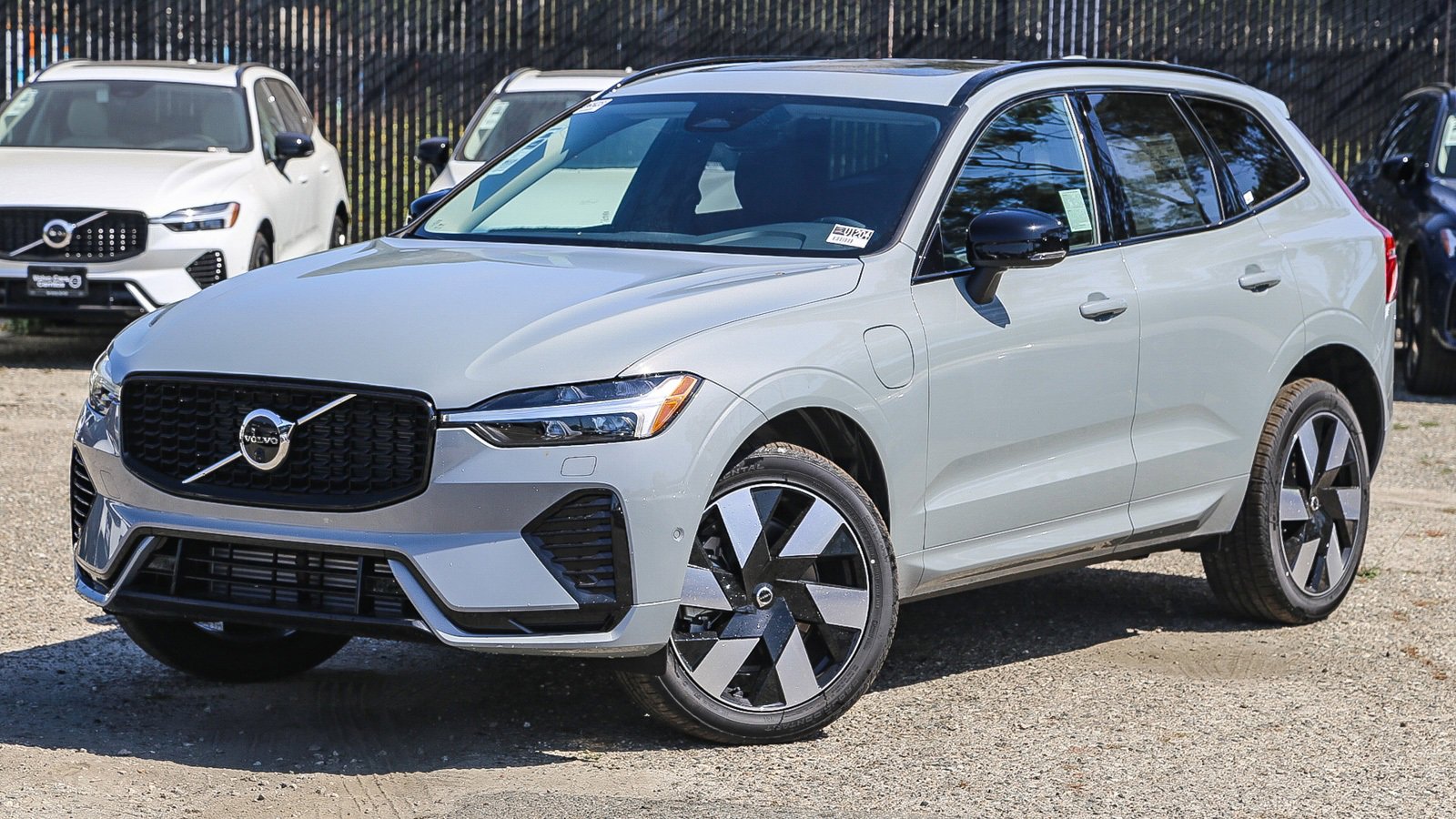 New 2025 Volvo XC60 T8 Plus w/ Climate Package