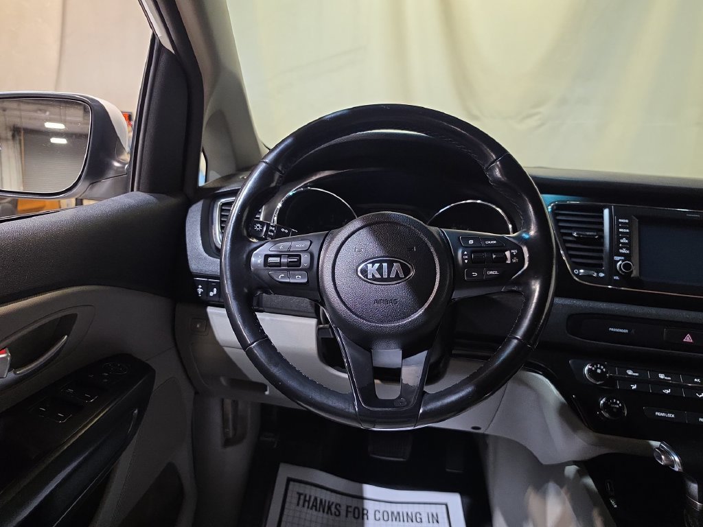 Used 2019 Kia Sedona EX FWD image 11