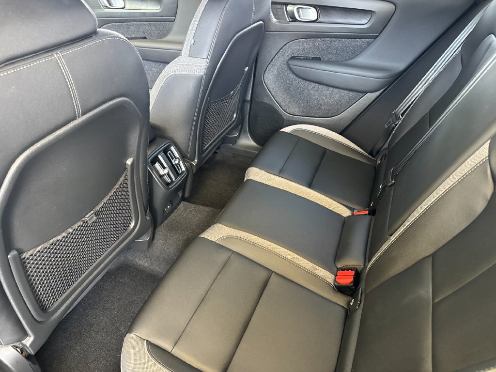 Certified 2023 Volvo XC40 Recharge Core w/ Protection Package Premier AWD/4WD image 11