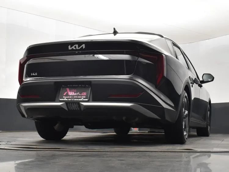 Used 2025 Kia K4 FWD image 13