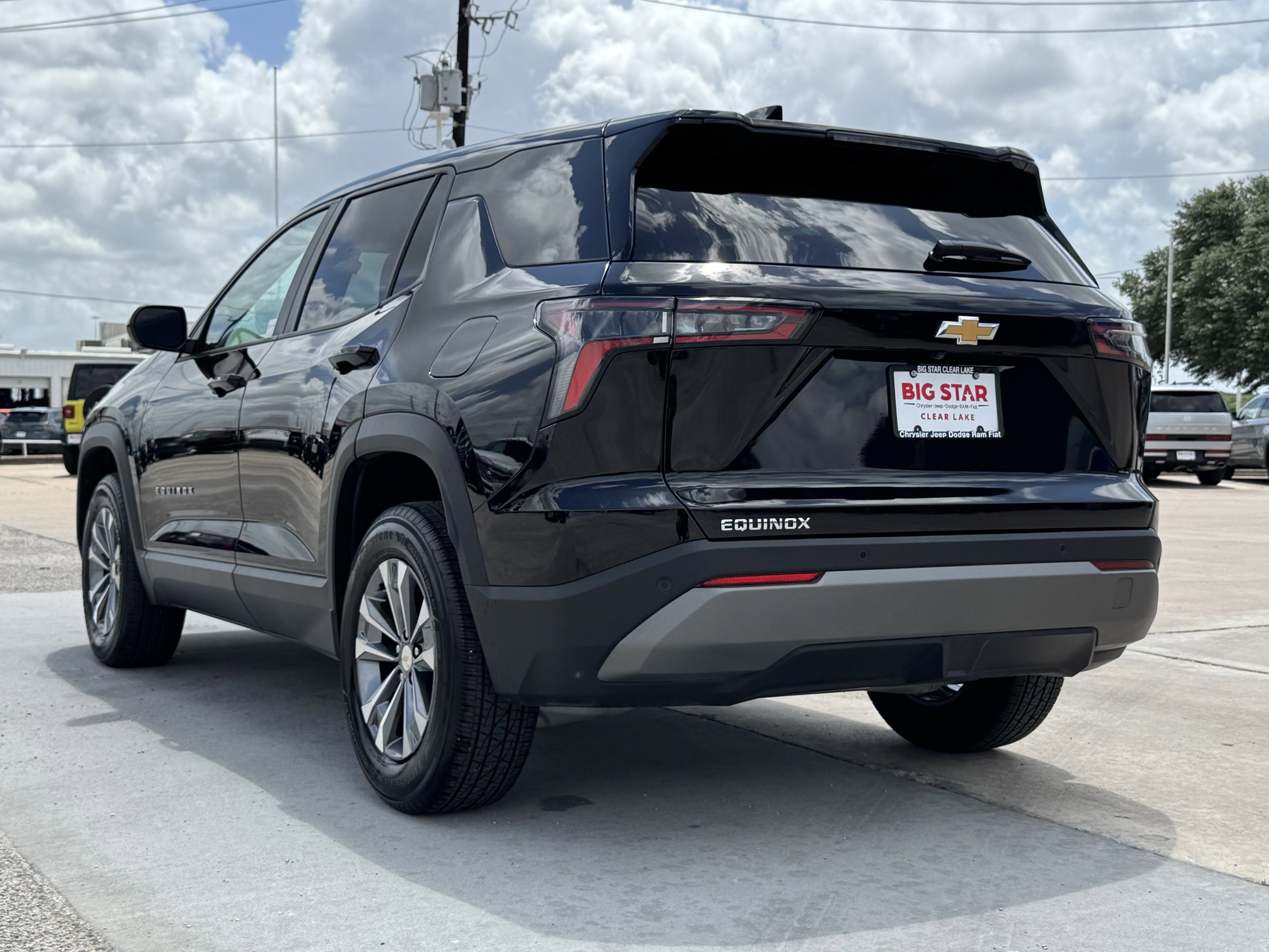 Used 2025 Chevrolet Equinox LT FWD image 9