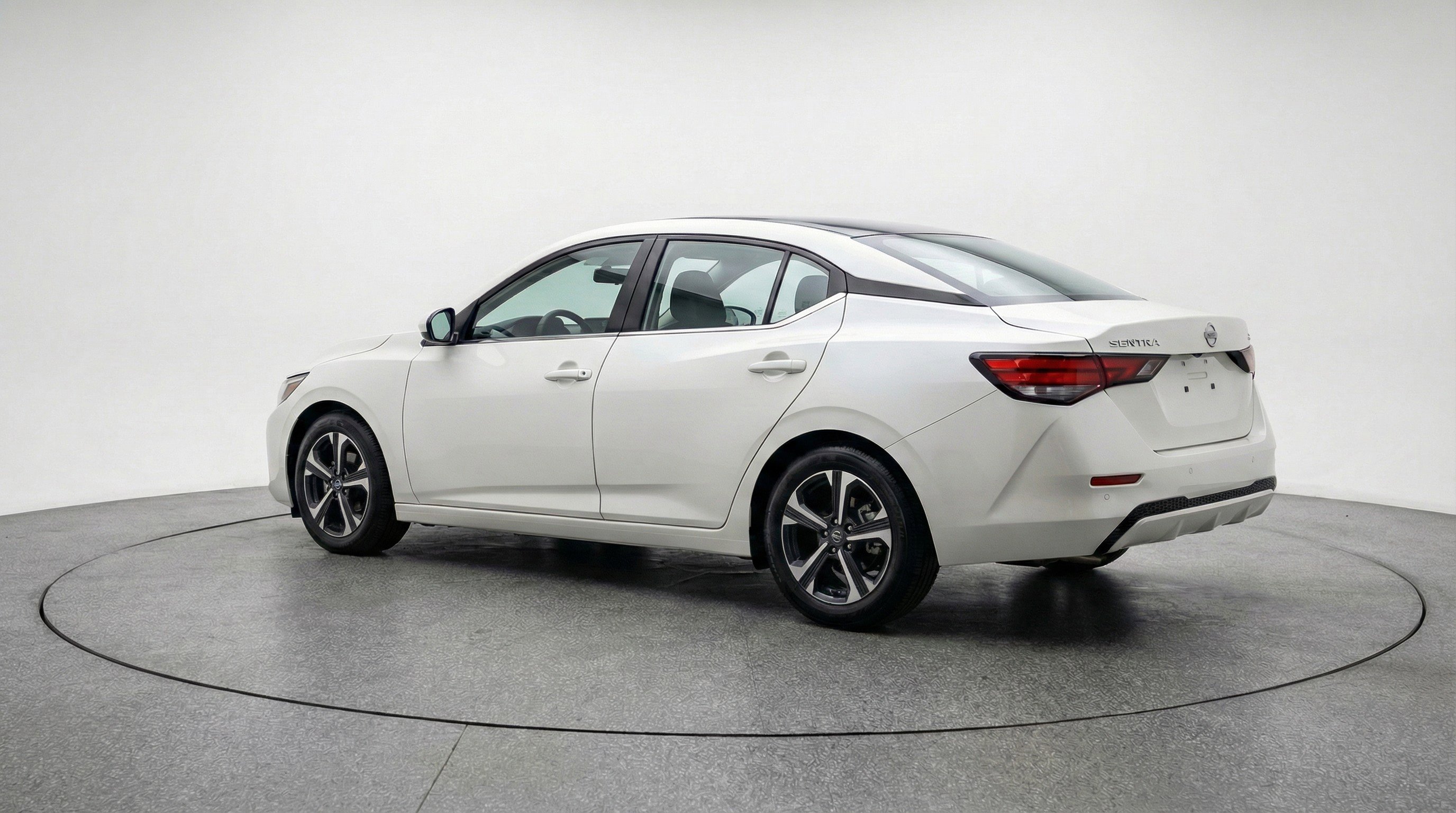 Used 2025 Nissan Sentra SV image 6