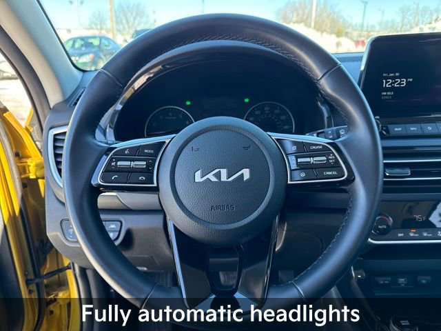 Used 2023 Kia Seltos S w/ Navigation Package image 19