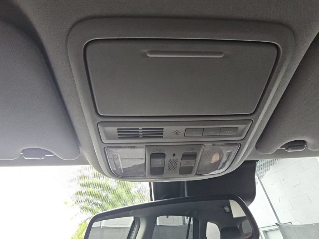 Used 2016 Honda Pilot Touring image 33