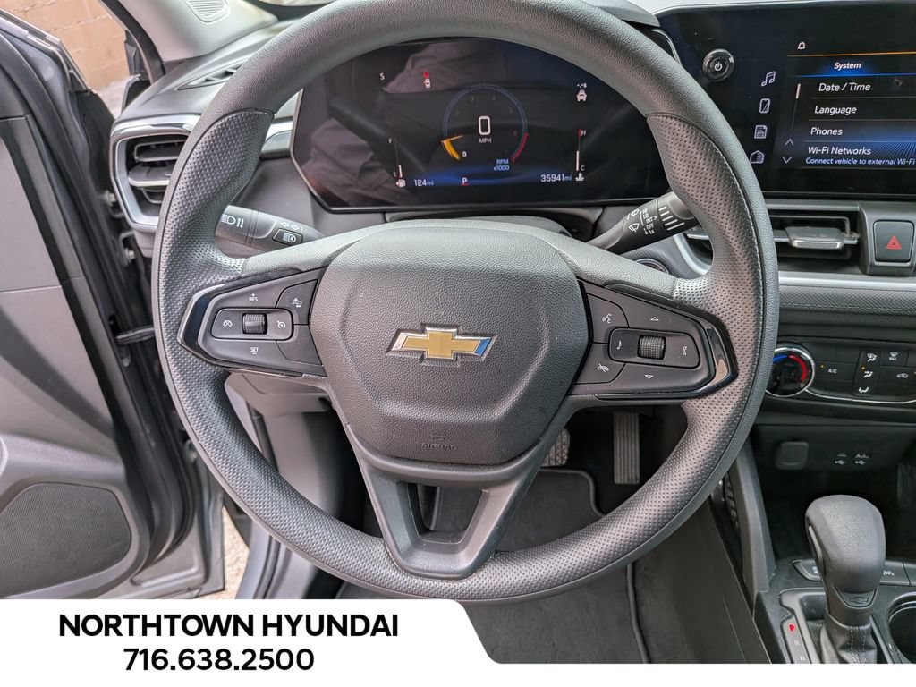 Used 2024 Chevrolet TrailBlazer LS FWD image 9