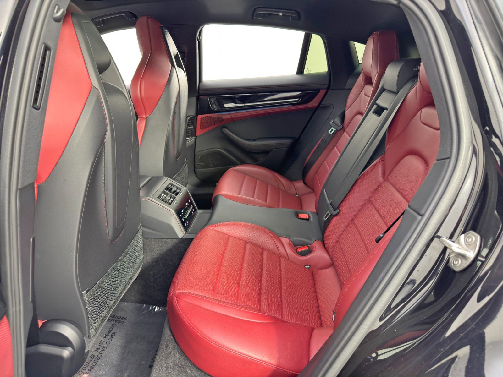 Used 2024 Porsche Panamera image 45