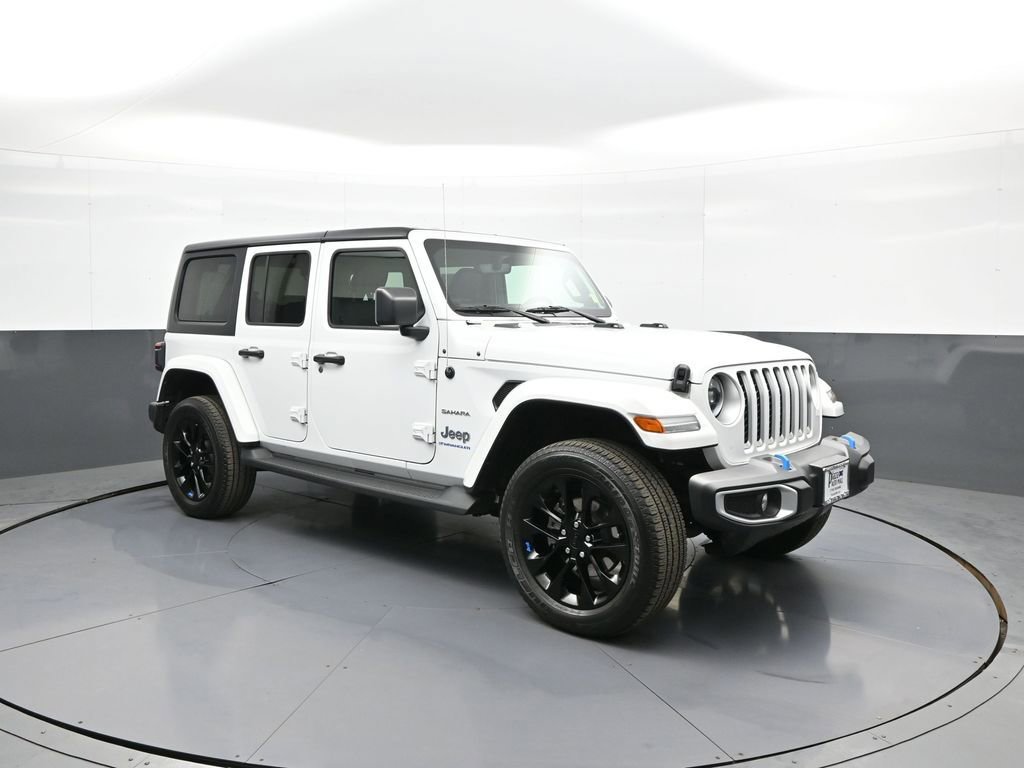 Used 2023 Jeep Wrangler Unlimited Sahara w/ Cold Weather Group image 4