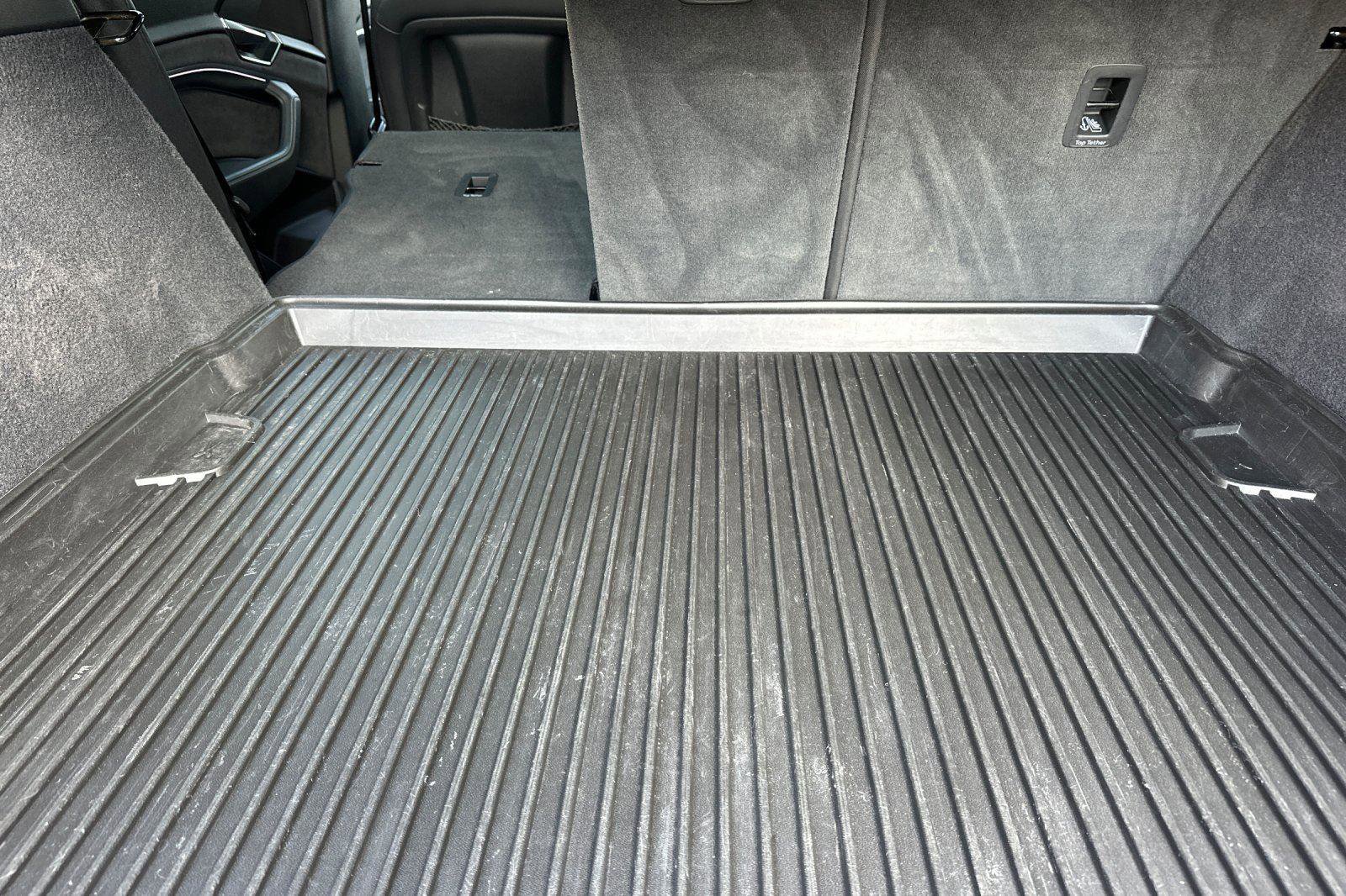 Used 2023 Audi e-tron S Premium Plus w/ Black Optic Package image 15