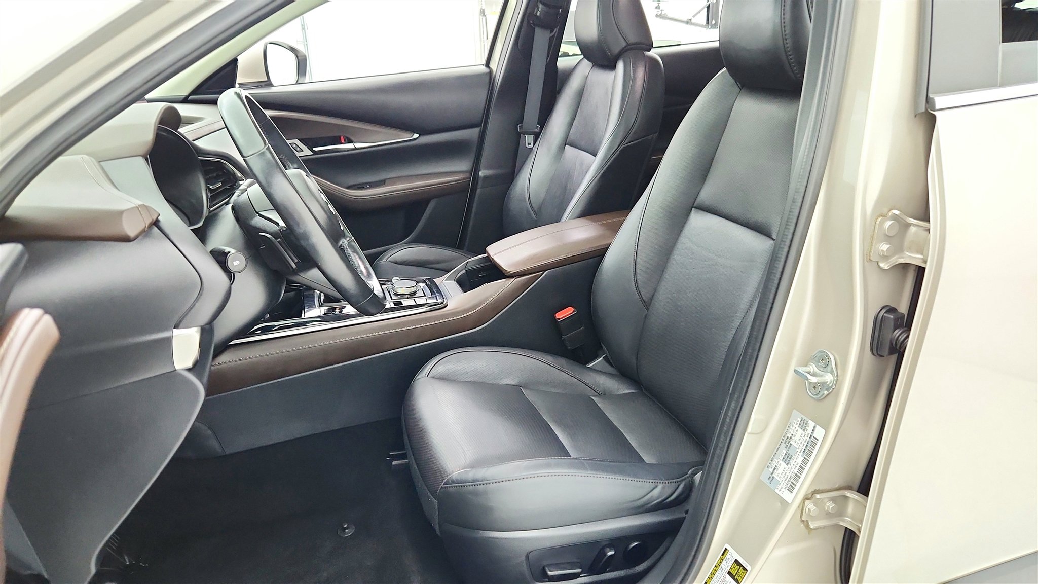 Used 2024 MAZDA CX-30 AWD 2.5 S w/ Premium Package image 32