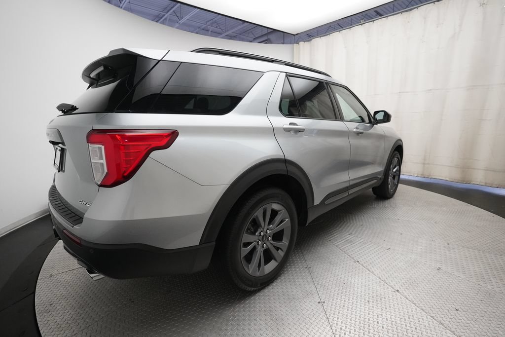 Used 2023 Ford Explorer XLT w/ Equipment Group 202A AWD/4WD image 36