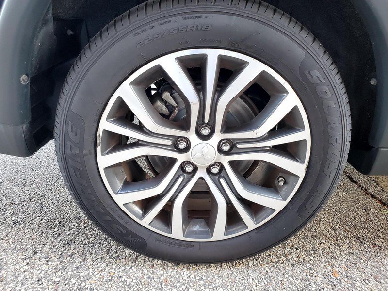 Used 2016 Mitsubishi Outlander SE AWD/4WD image 17