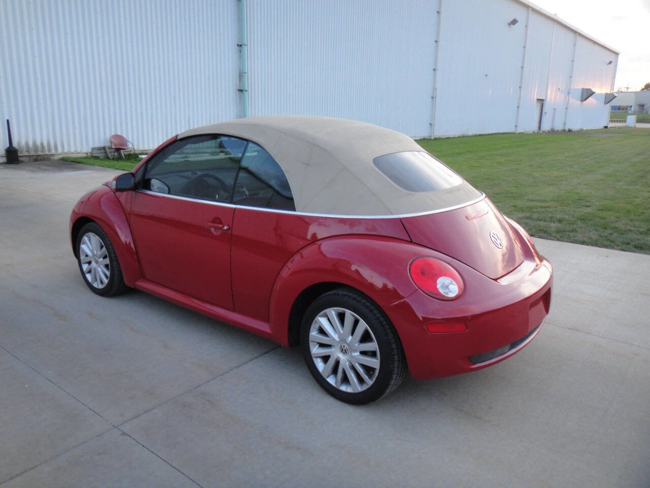Used 2008 Volkswagen Beetle SE image 21