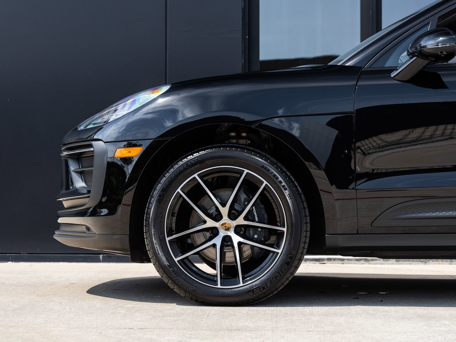 Certified 2026 Porsche Macan AWD/4WD image 13