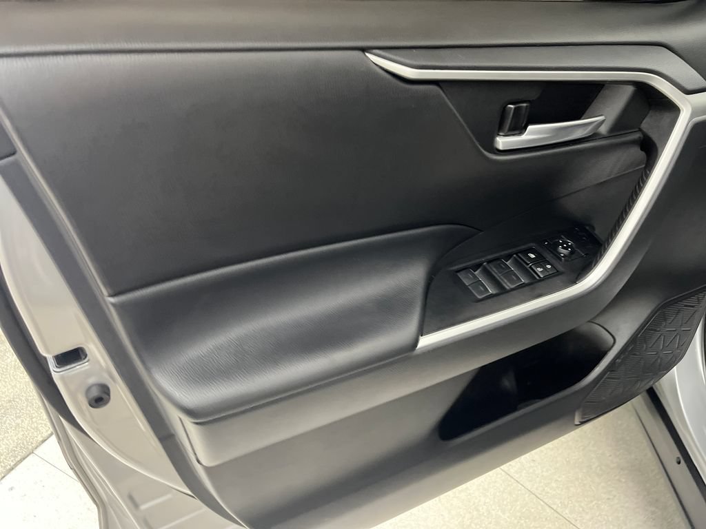 Used 2023 Toyota RAV4 XLE AWD/4WD image 11