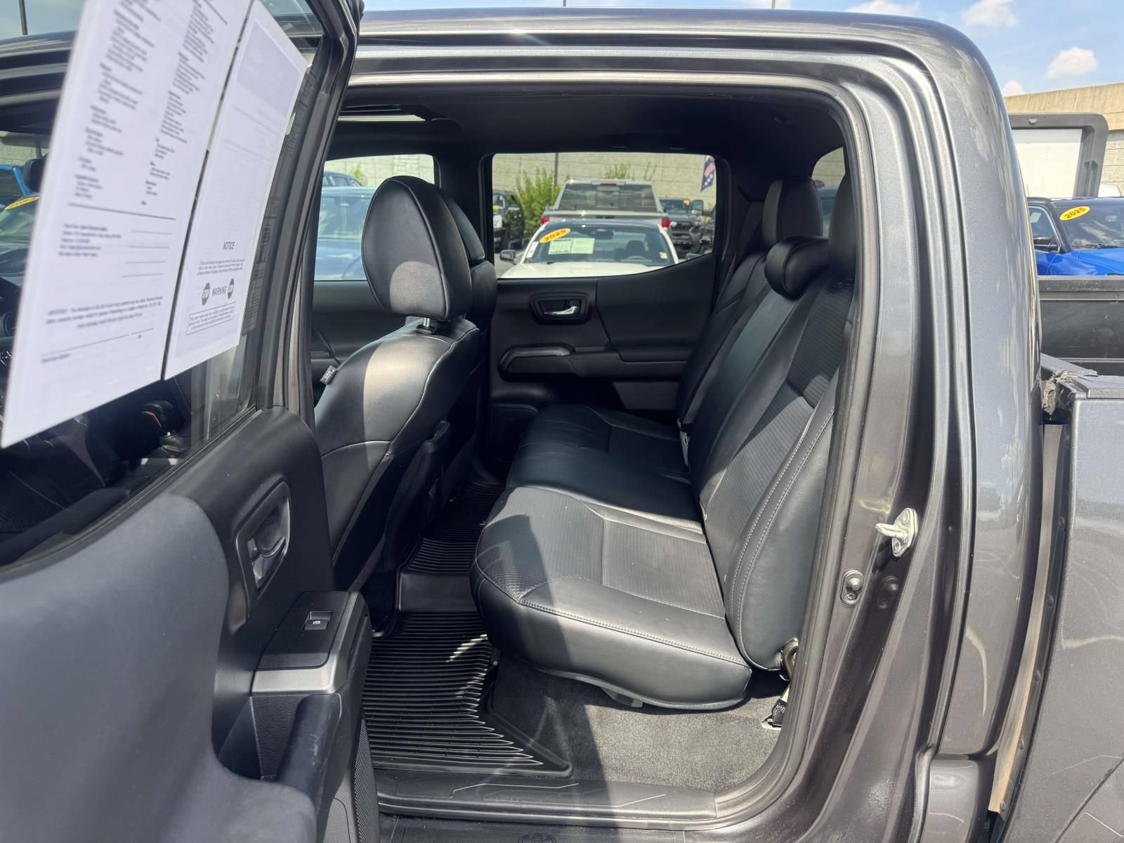 Used 2019 Toyota Tacoma TRD Sport AWD/4WD image 23