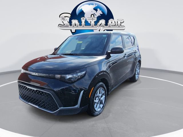 Used 2025 Kia Soul LX w/ LX Technology Package image 3