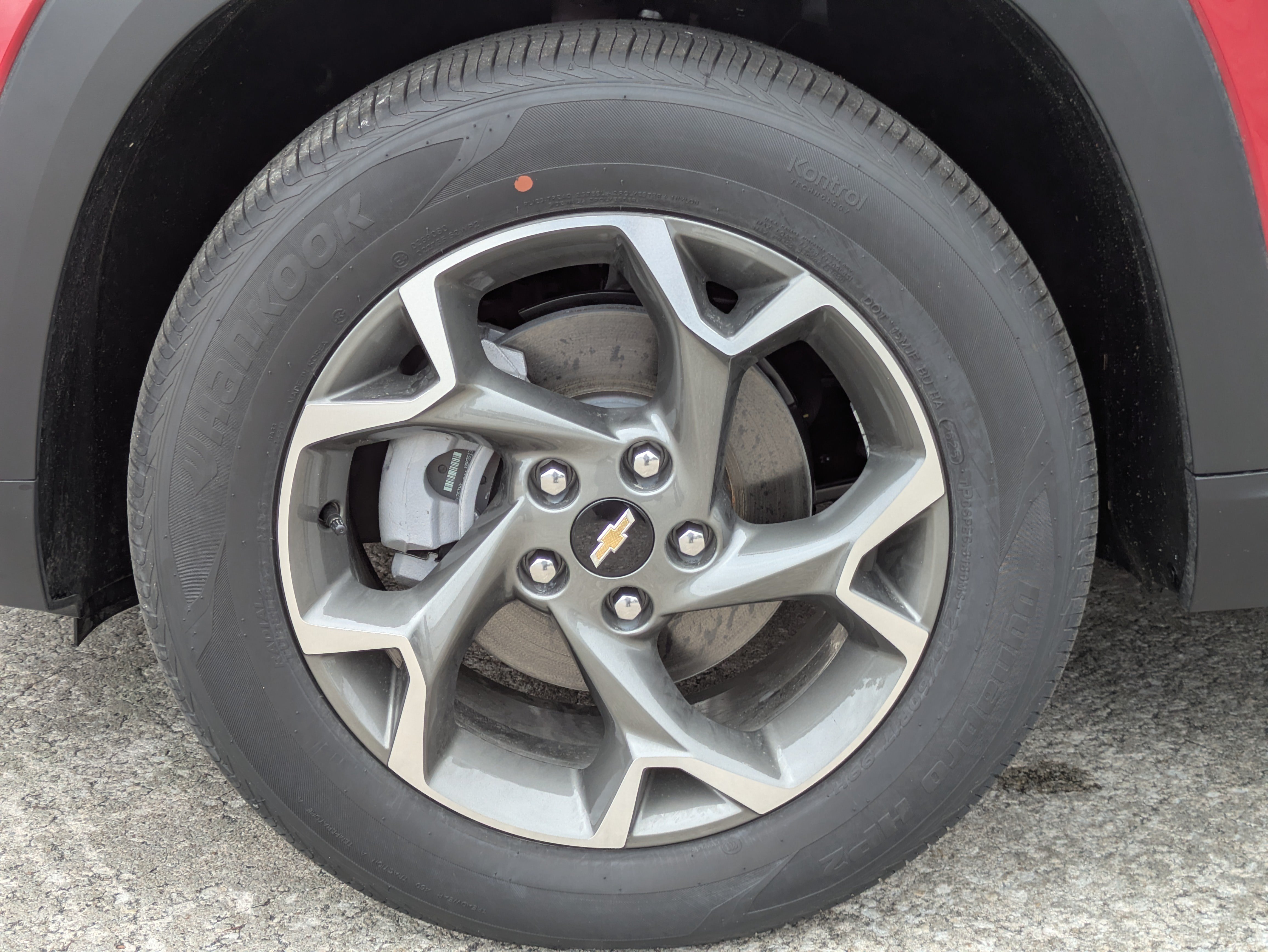 New 2026 Chevrolet Trax LT w/ Sunroof Package FWD image 32