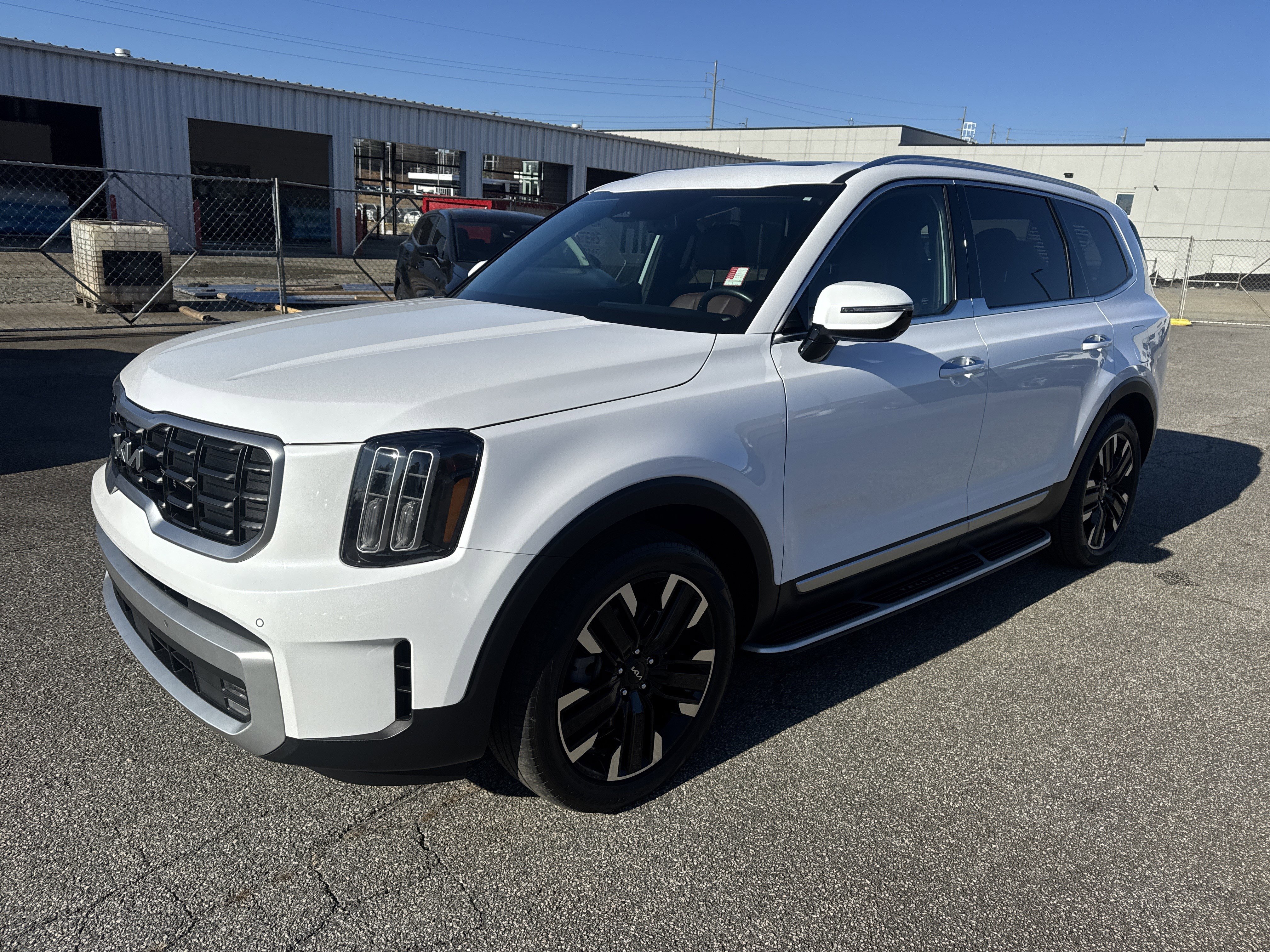 Certified 2023 Kia Telluride SX image 3