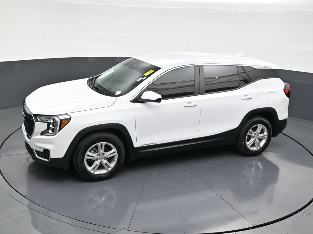 Used 2024 GMC Terrain SLE FWD image 15