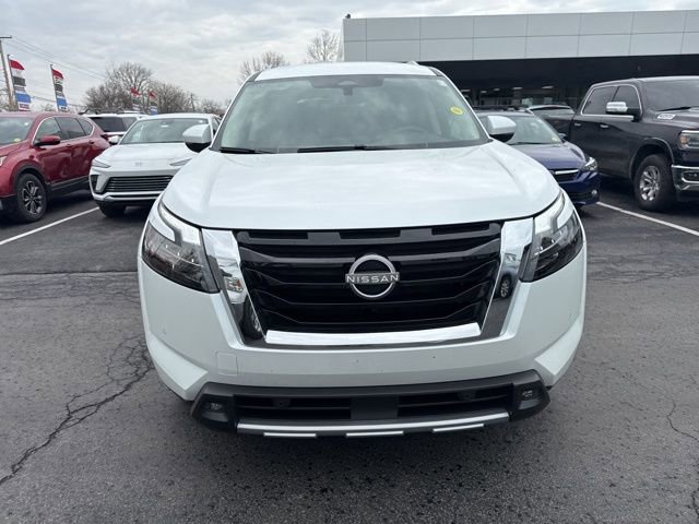Used 2025 Nissan Pathfinder SL w/ Lighting Package (N92) image 10