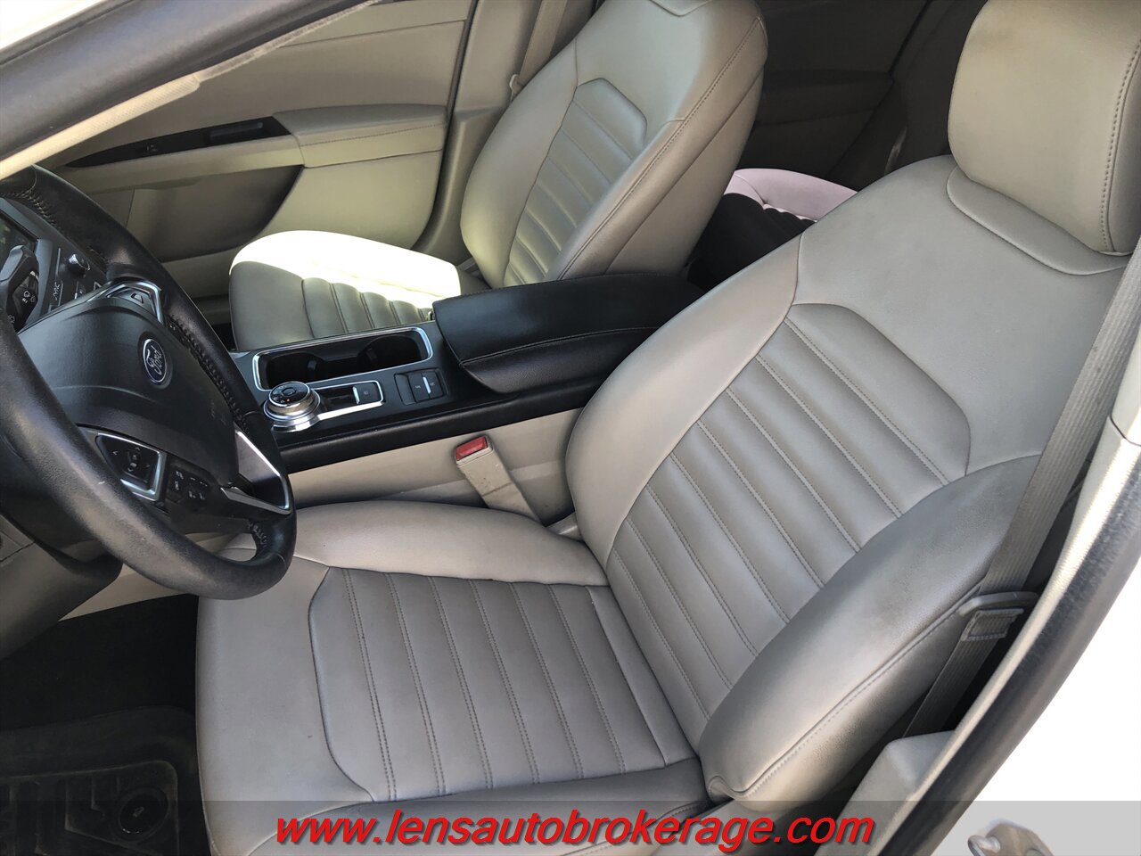 Used 2020 Ford Fusion SEL FWD image 5