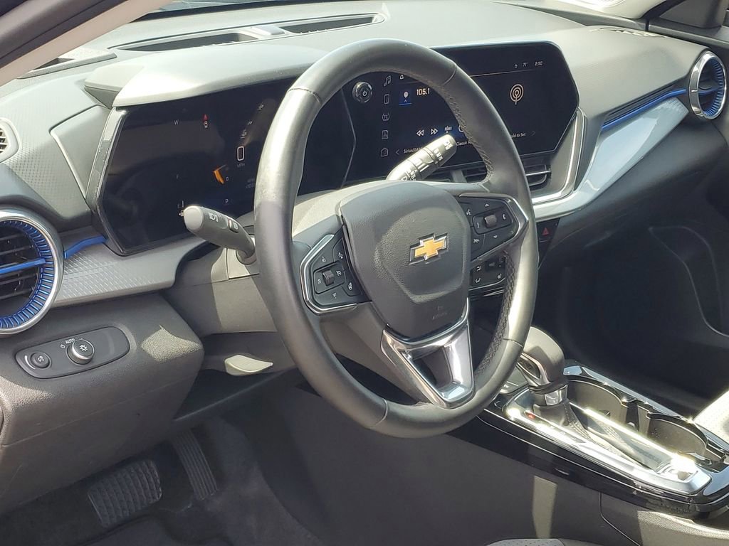 Used 2024 Chevrolet Trax LT w/ Driver Confidence Package FWD image 6