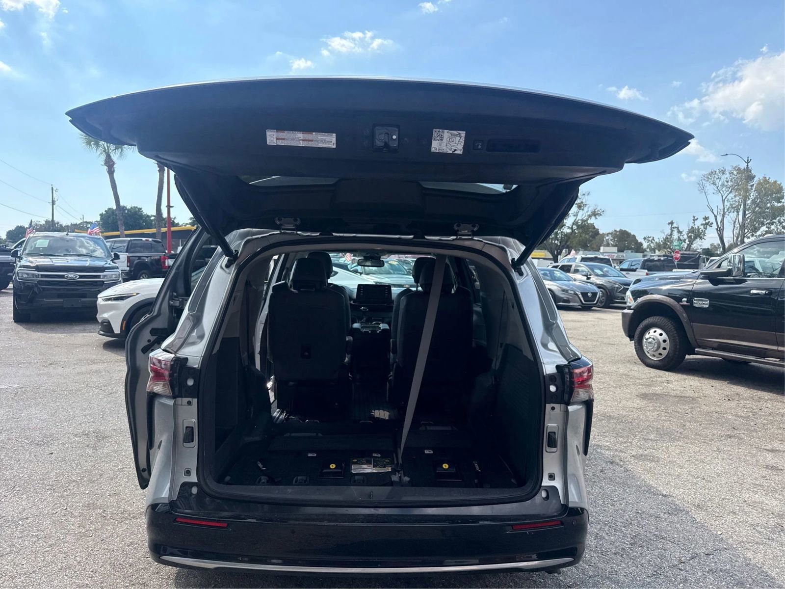 Used 2021 Toyota Sienna Limited AWD/4WD image 12