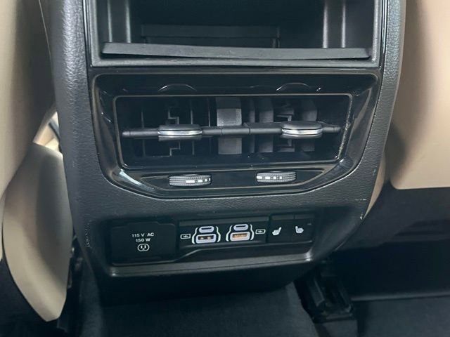 Used 2023 Jeep Grand Cherokee Limited image 25