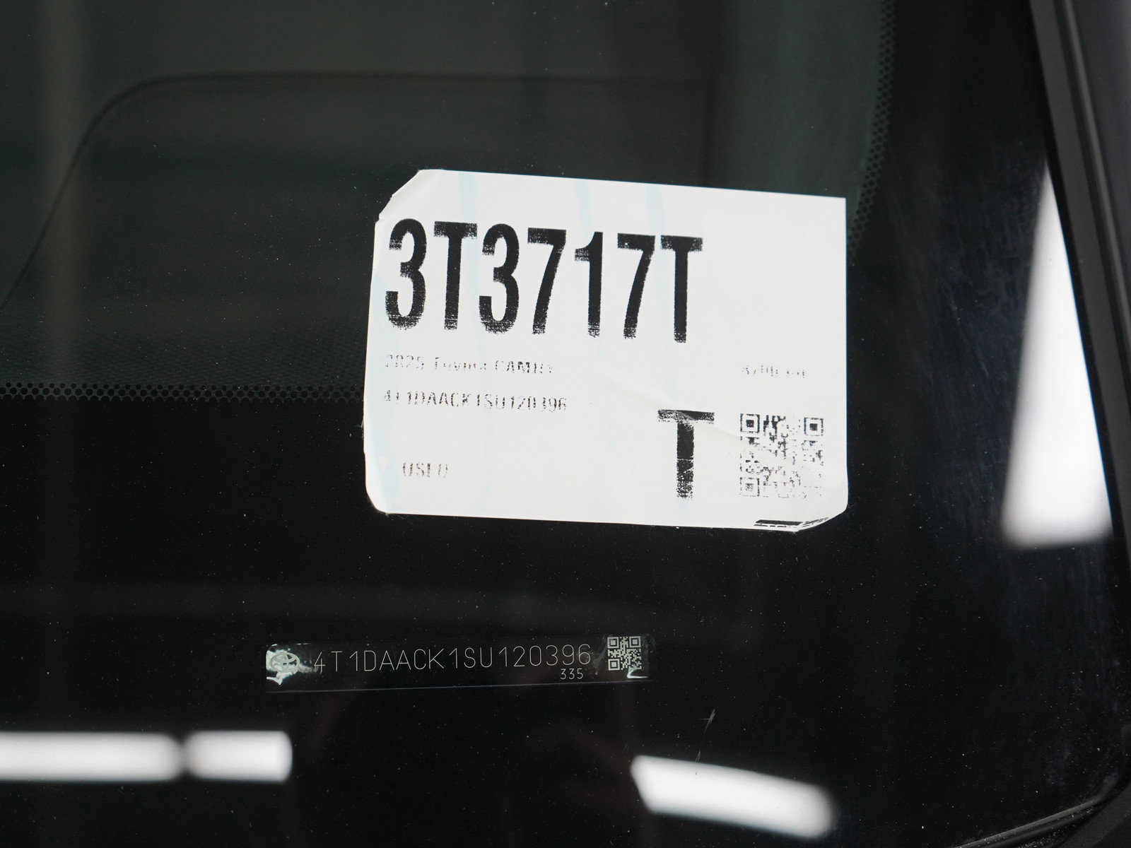 Used 2025 Toyota Camry XSE FWD image 29