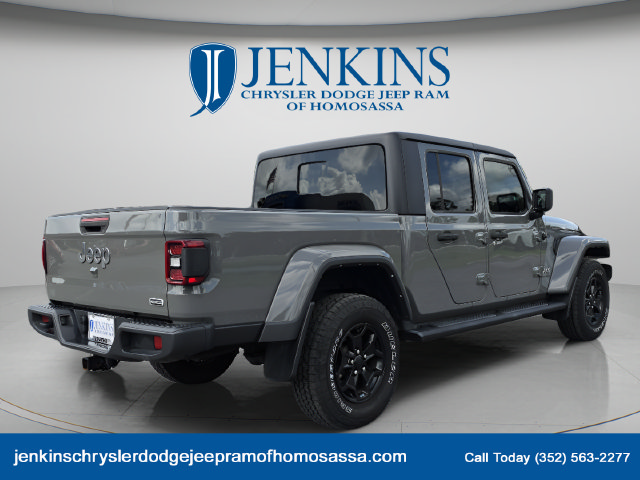 Used 2023 Jeep Gladiator Overland w/ LED Lighting Group AWD/4WD image 4