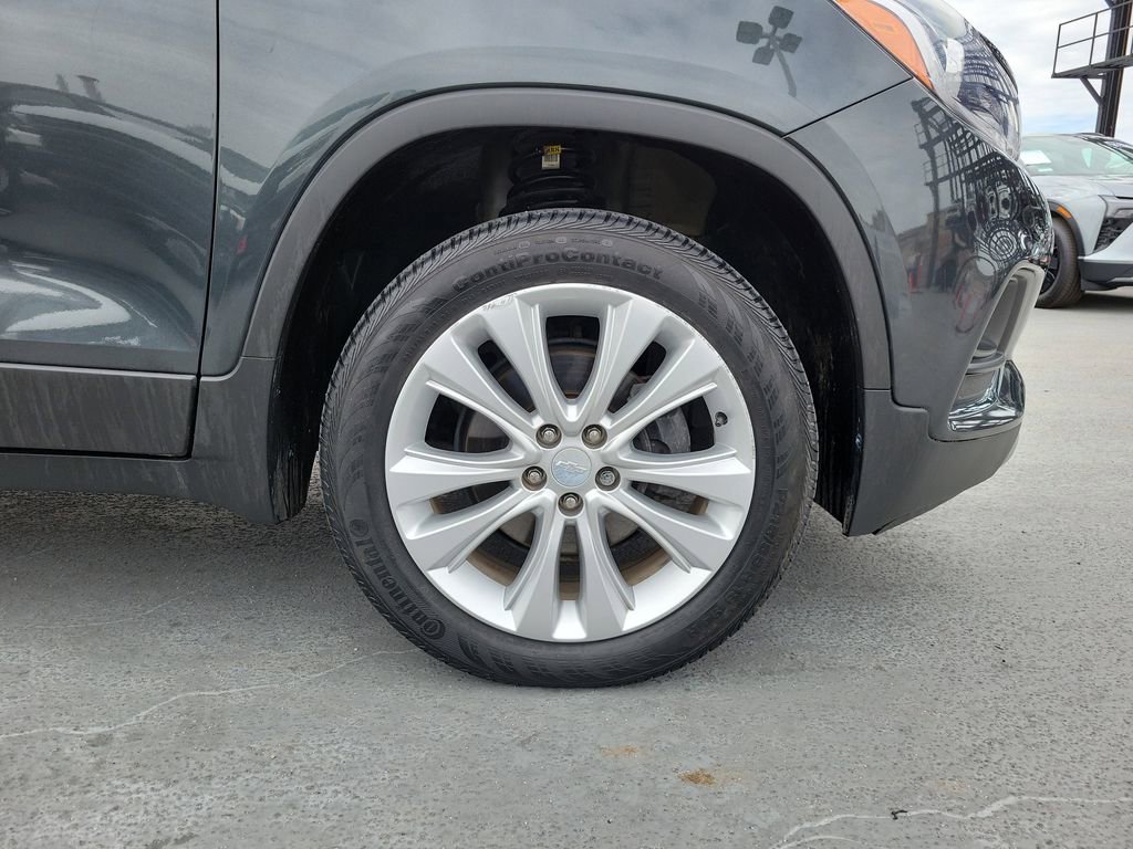 Used 2019 Chevrolet Trax Premier w/ LPO, Cargo Package image 6