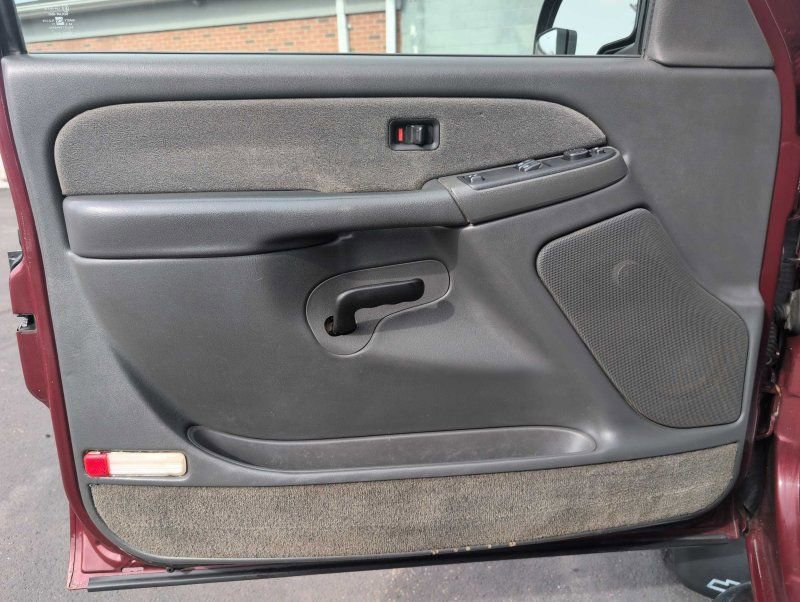 Used 2003 Chevrolet Silverado 2500 LS image 17